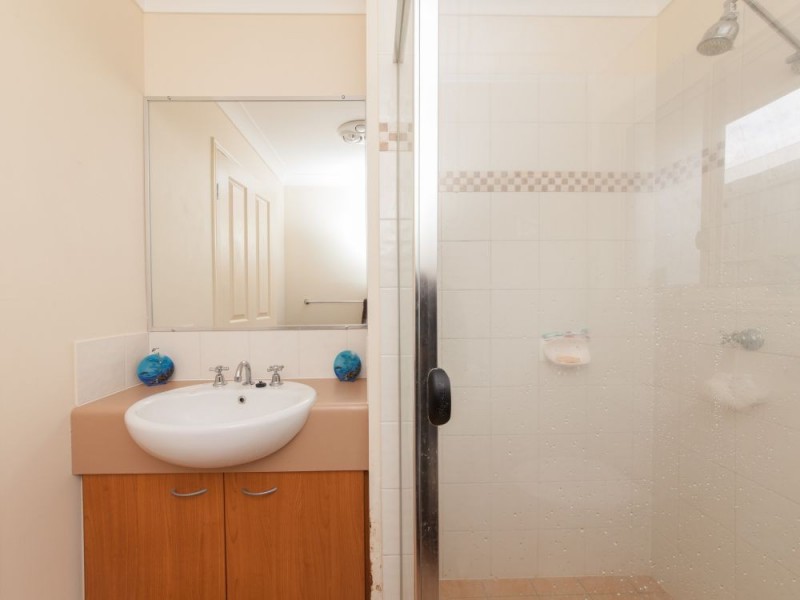 1 Clint Parade, Crestmead QLD 4132