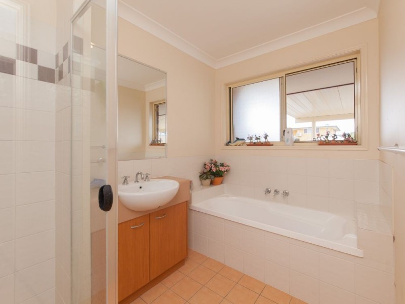 1 Clint Parade, Crestmead QLD 4132