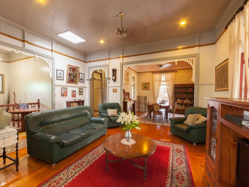 54 Arthur Terrace, Red Hill QLD 4059