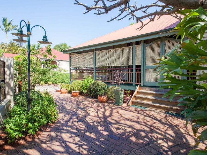 54 Arthur Terrace, Red Hill QLD 4059