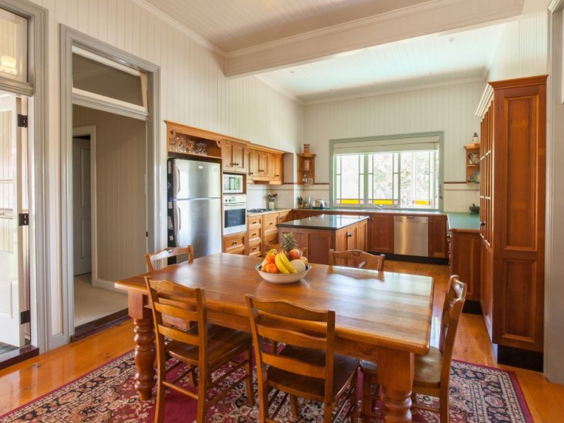 54 Arthur Terrace, Red Hill QLD 4059