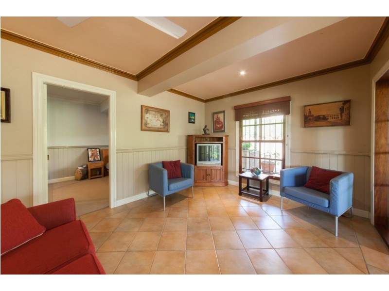 54 Arthur Terrace, Red Hill QLD 4059