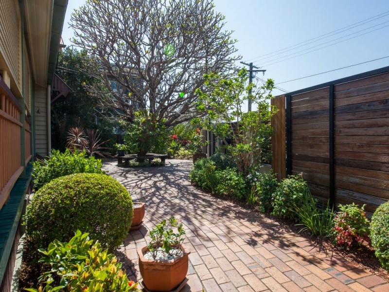 54 Arthur Terrace, Red Hill QLD 4059