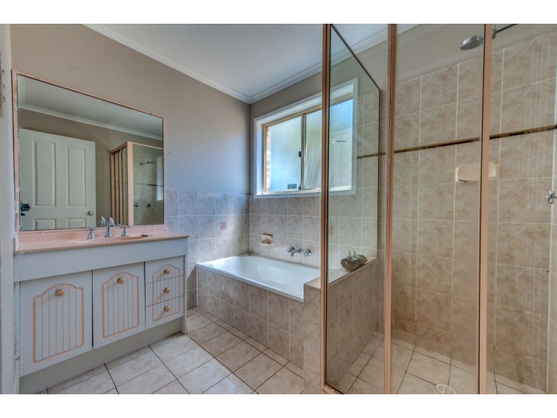 4 Olivine Place, Springfield QLD 4300