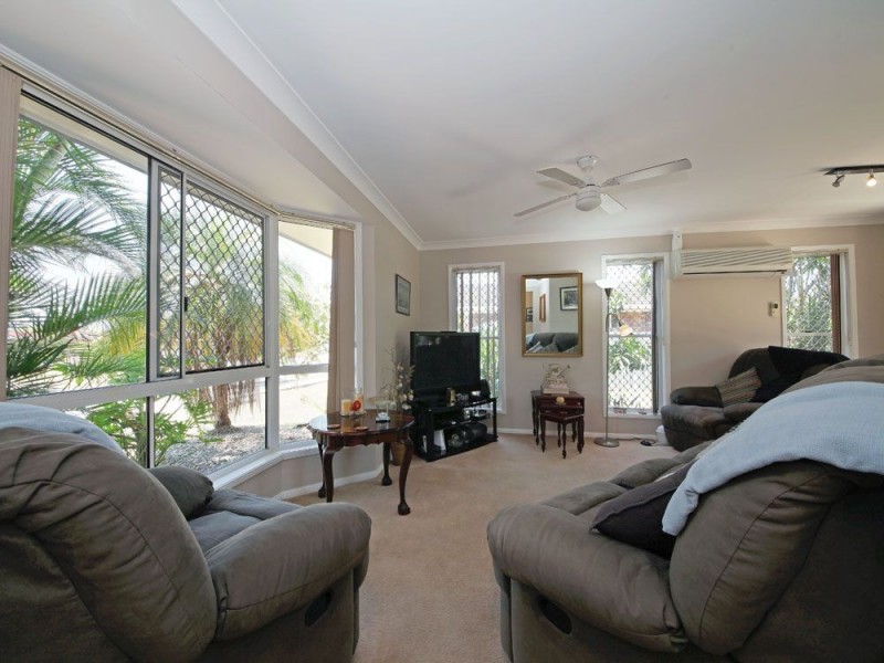 17 Kurrajong Drive, Warner QLD 4500