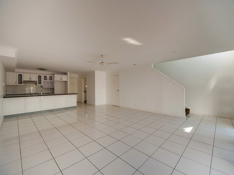 4/1 Slater Avenue, Lawnton QLD 4501