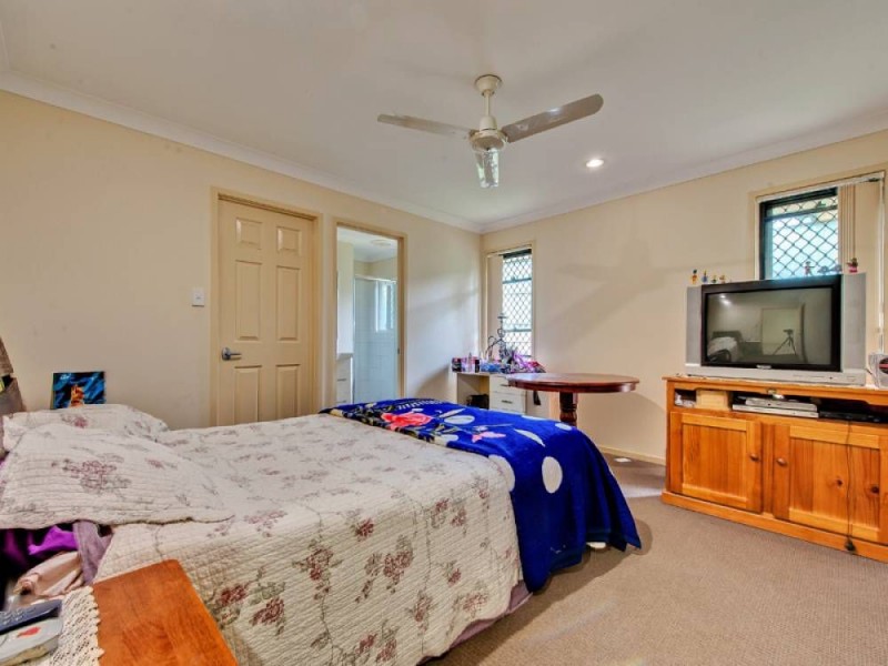 15 Oakleaf Street,, Springfield Lakes QLD 4300