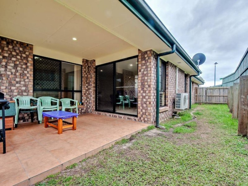 15 Oakleaf Street,, Springfield Lakes QLD 4300