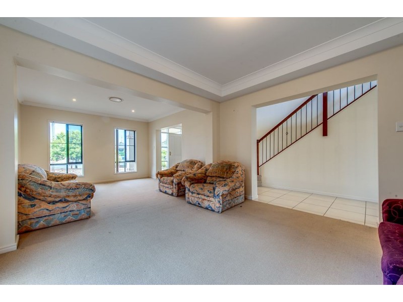 8 Lomond Place, Parkinson QLD 4115