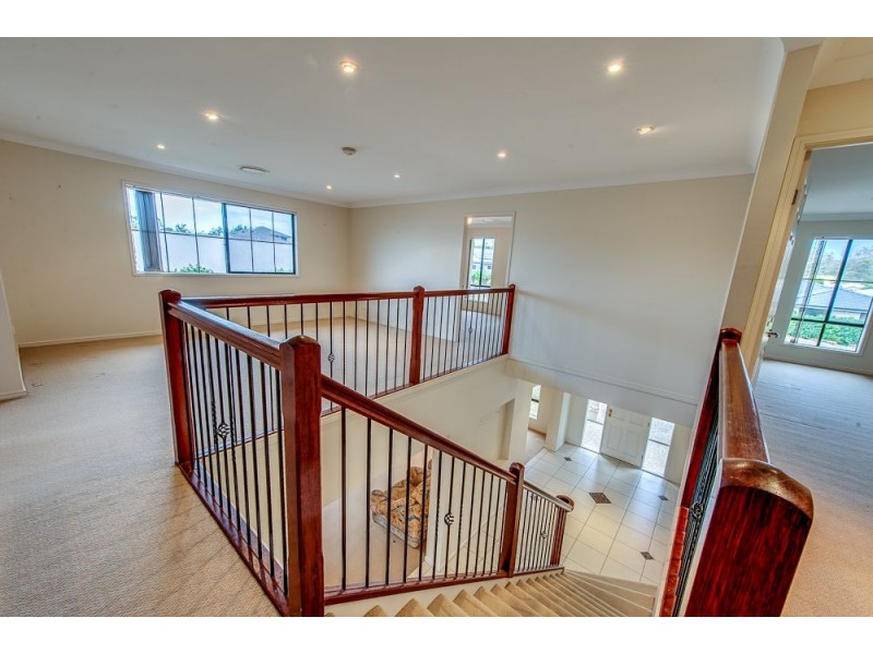 8 Lomond Place, Parkinson QLD 4115