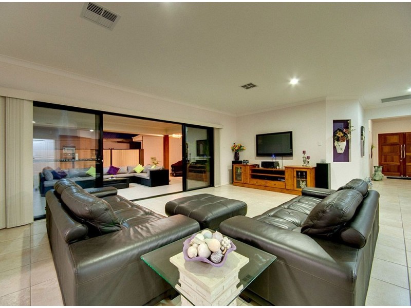 7 Lagoon Court, Murrumba Downs QLD 4503