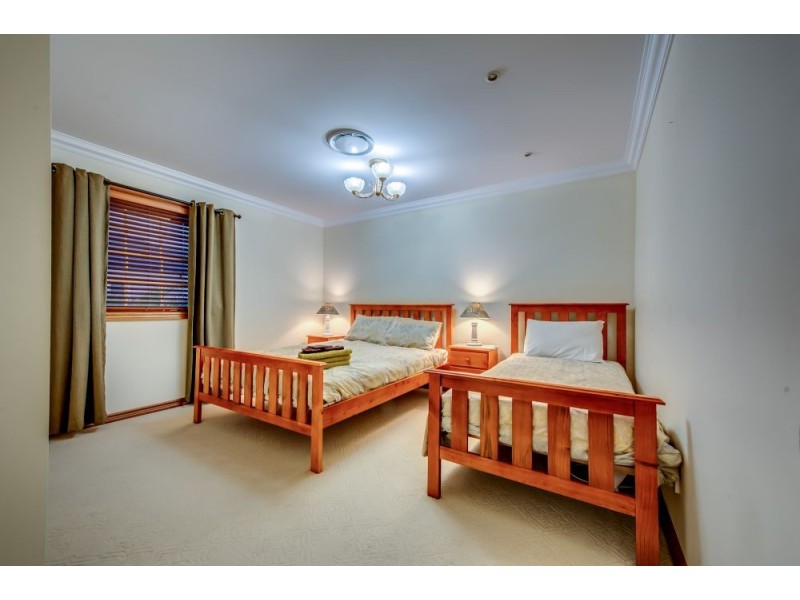 32 Riverside Terrace, Windaroo QLD 4207
