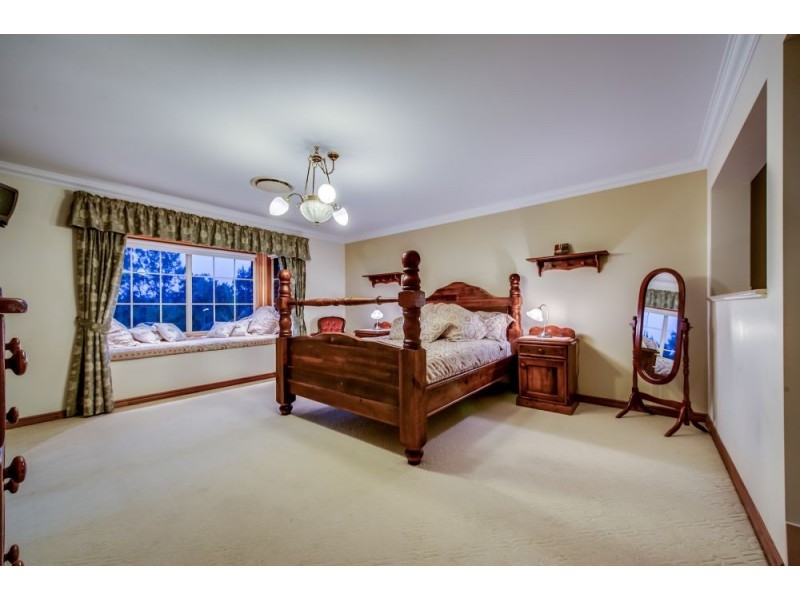 32 Riverside Terrace, Windaroo QLD 4207