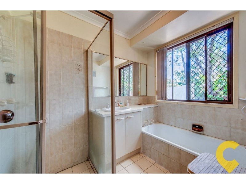 8 W G Hayden Drive, Collingwood Park QLD 4301