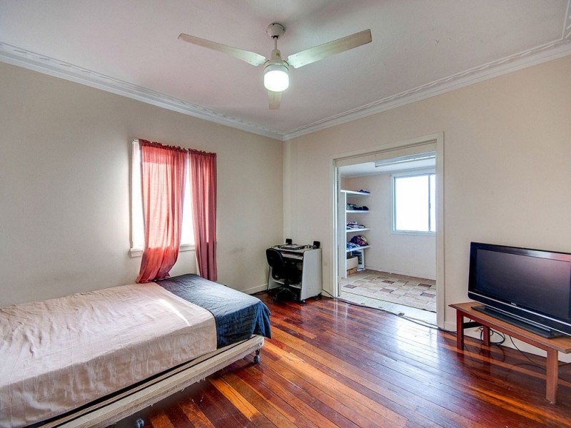 15 Crescent Way, Hendra QLD 4011