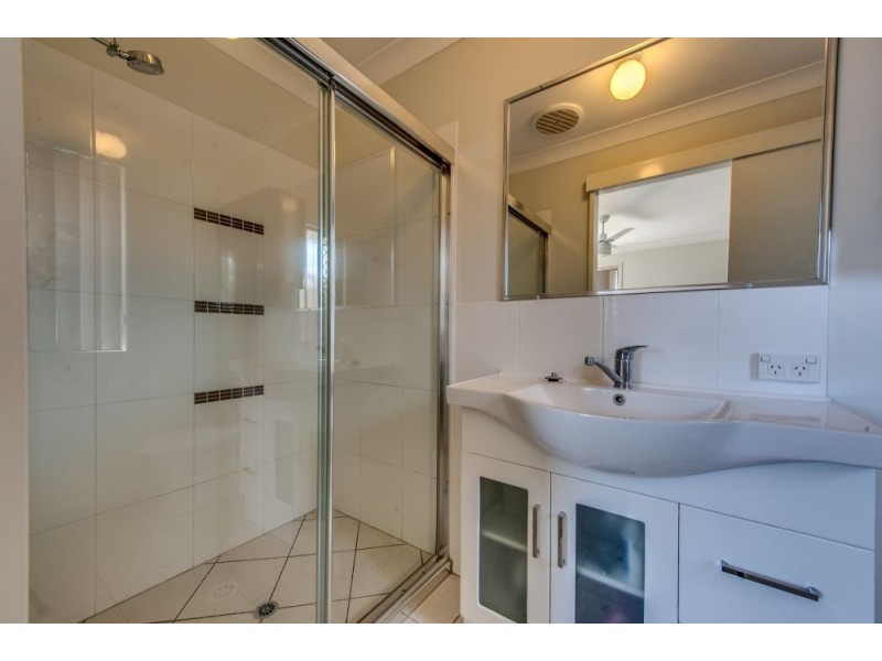 12 Acacia Street, Heathwood QLD 4110