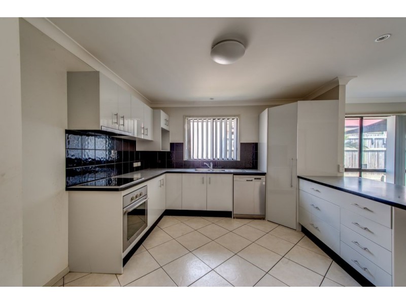 84 Snowy River Circuit, Forest Lake QLD 4078