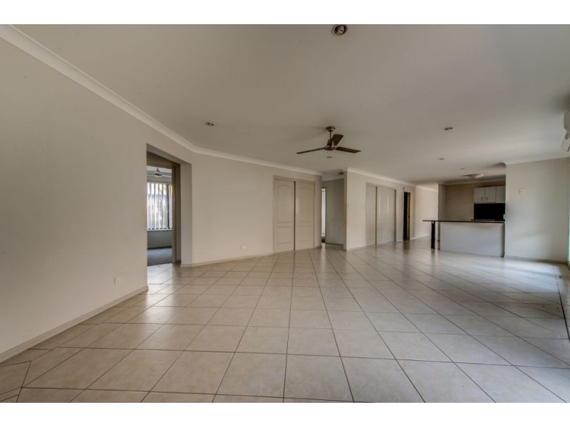 84 Snowy River Circuit, Forest Lake QLD 4078
