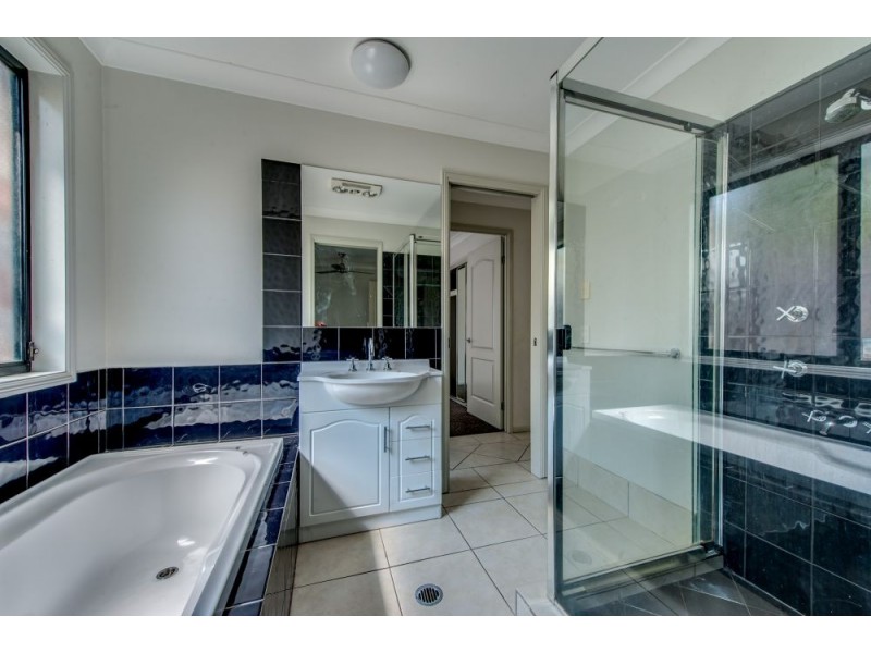 84 Snowy River Circuit, Forest Lake QLD 4078