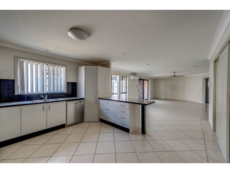 84 Snowy River Circuit, Forest Lake QLD 4078