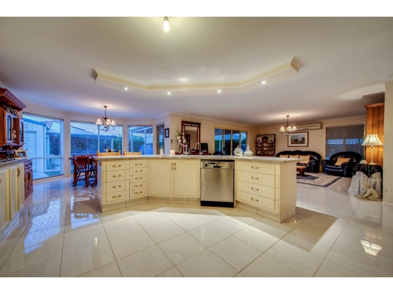 31 Kalbarri Street, Parkinson QLD 4115