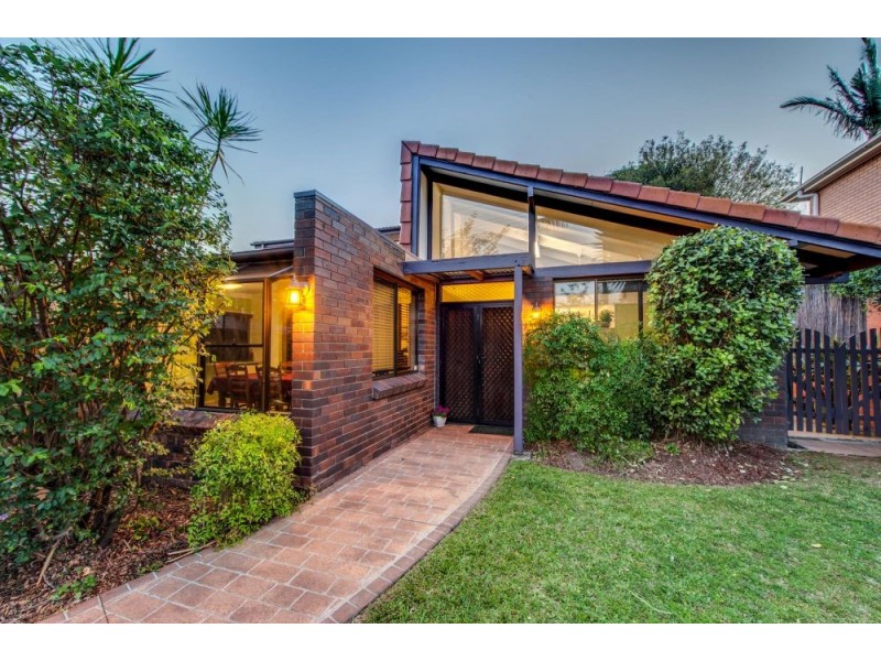 18 Worrell Street, Macgregor QLD 4109