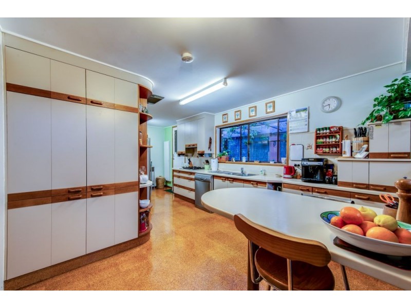 18 Worrell Street, Macgregor QLD 4109