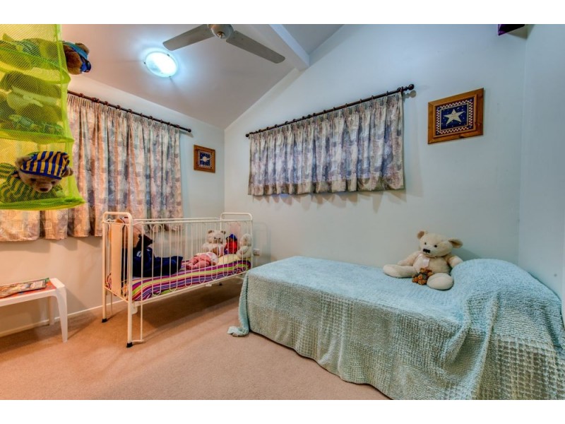 18 Worrell Street, Macgregor QLD 4109