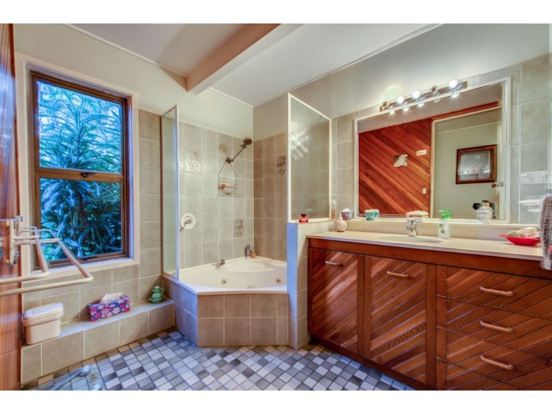 18 Worrell Street, Macgregor QLD 4109