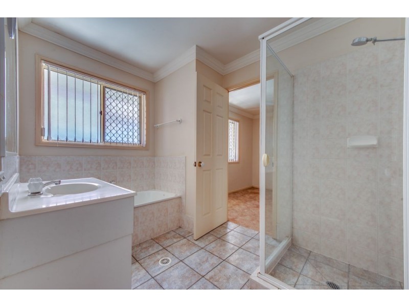 6 Chiswick Place, Forest Lake QLD 4078