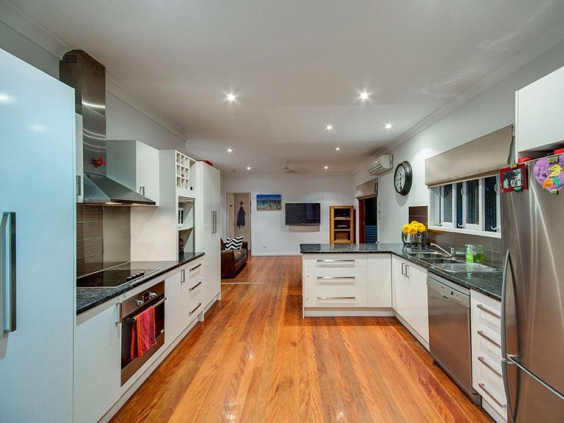 96 Pangeza Street, Stafford Heights QLD 4053