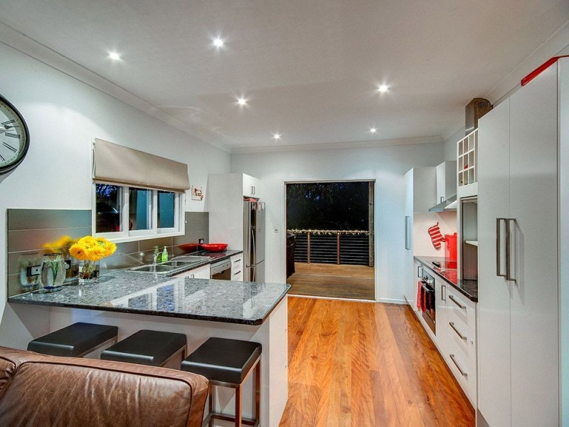 96 Pangeza Street, Stafford Heights QLD 4053