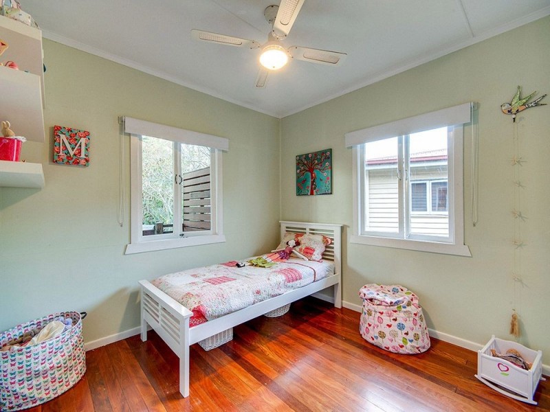 96 Pangeza Street, Stafford Heights QLD 4053