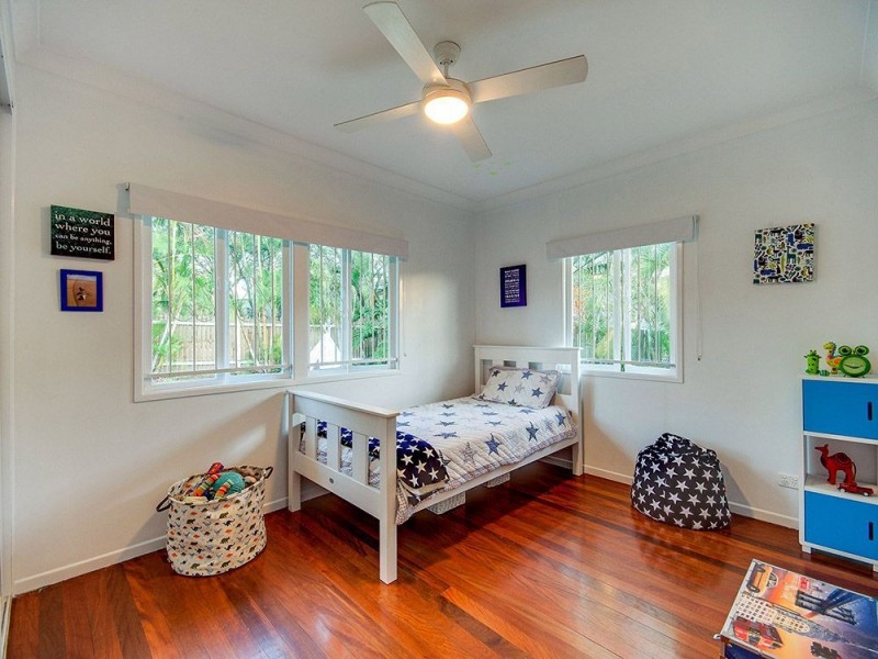 96 Pangeza Street, Stafford Heights QLD 4053