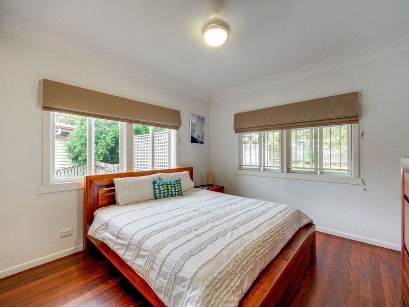 96 Pangeza Street, Stafford Heights QLD 4053