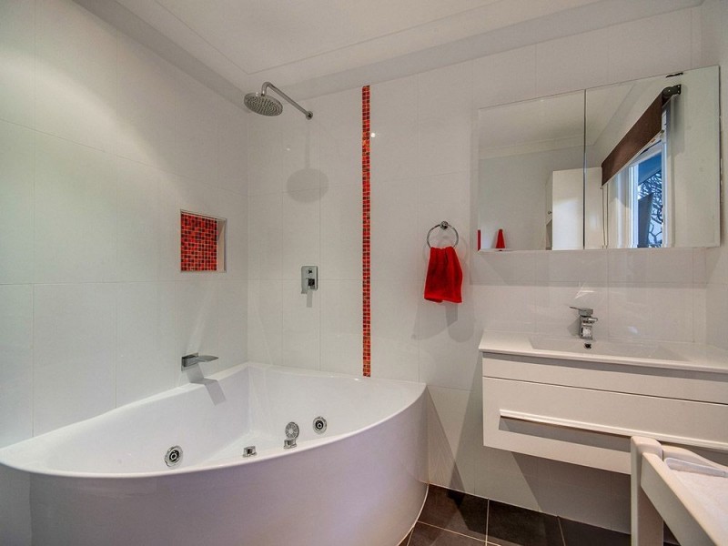 96 Pangeza Street, Stafford Heights QLD 4053