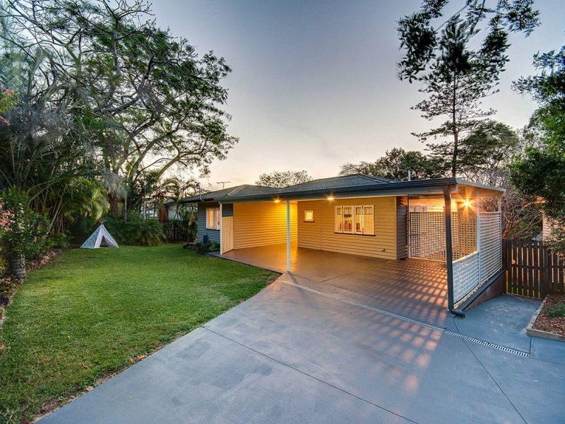 96 Pangeza Street, Stafford Heights QLD 4053