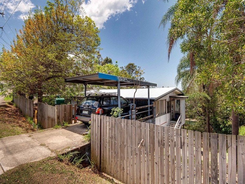 152 Plucks Road, Arana Hills QLD 4054