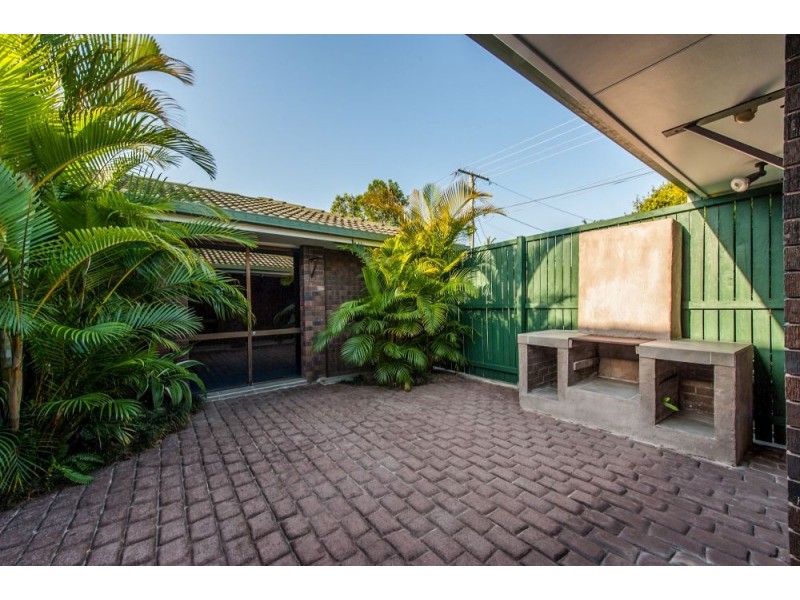 16 Whitfield Ave, Springwood QLD 4127