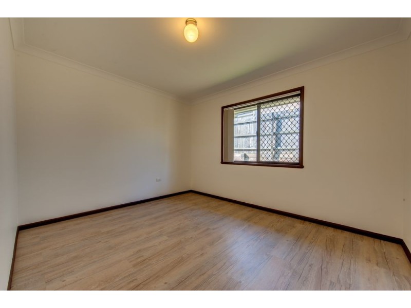 16 Whitfield Ave, Springwood QLD 4127