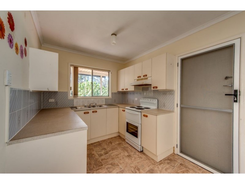 13 John Street, Bundamba QLD 4304