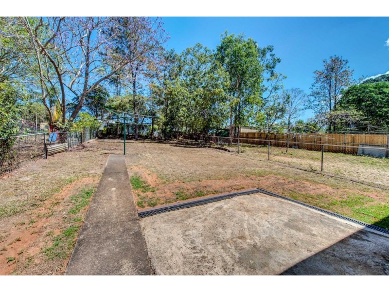 13 John Street, Bundamba QLD 4304