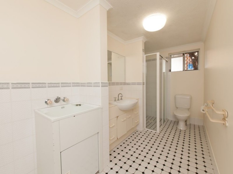 3/282 Cavendish Road, Coorparoo QLD 4151