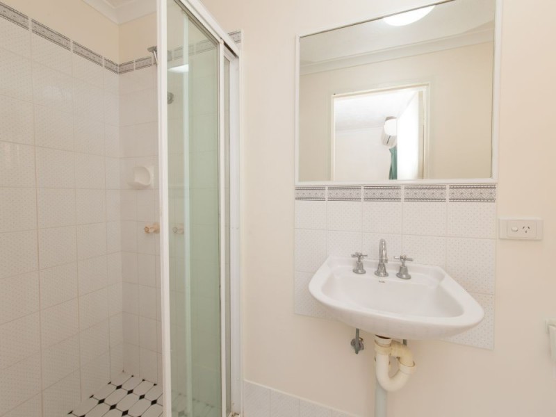 3/282 Cavendish Road, Coorparoo QLD 4151