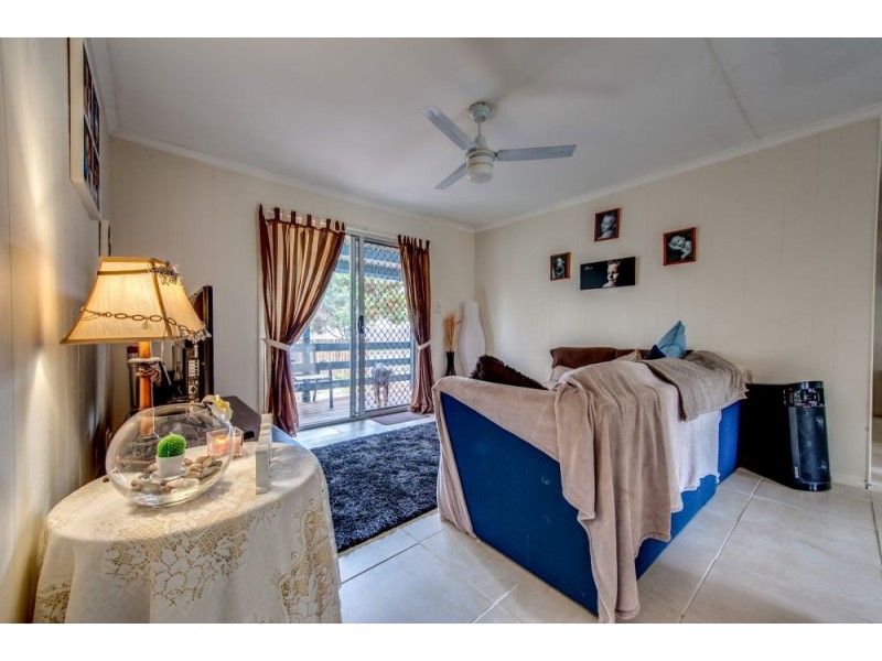 111 Station Rd, Loganlea QLD 4131