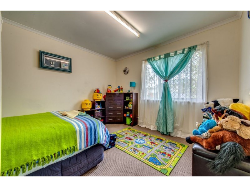 111 Station Rd, Loganlea QLD 4131