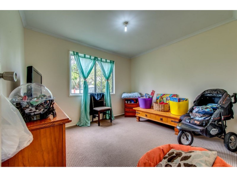 111 Station Rd, Loganlea QLD 4131