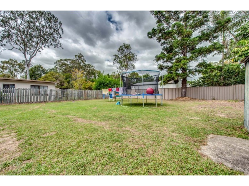 111 Station Rd, Loganlea QLD 4131