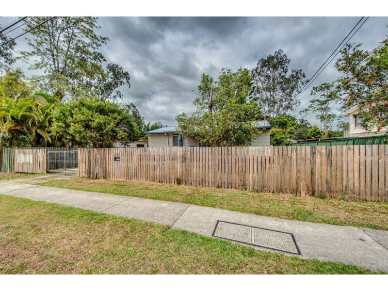 111 Station Rd, Loganlea QLD 4131