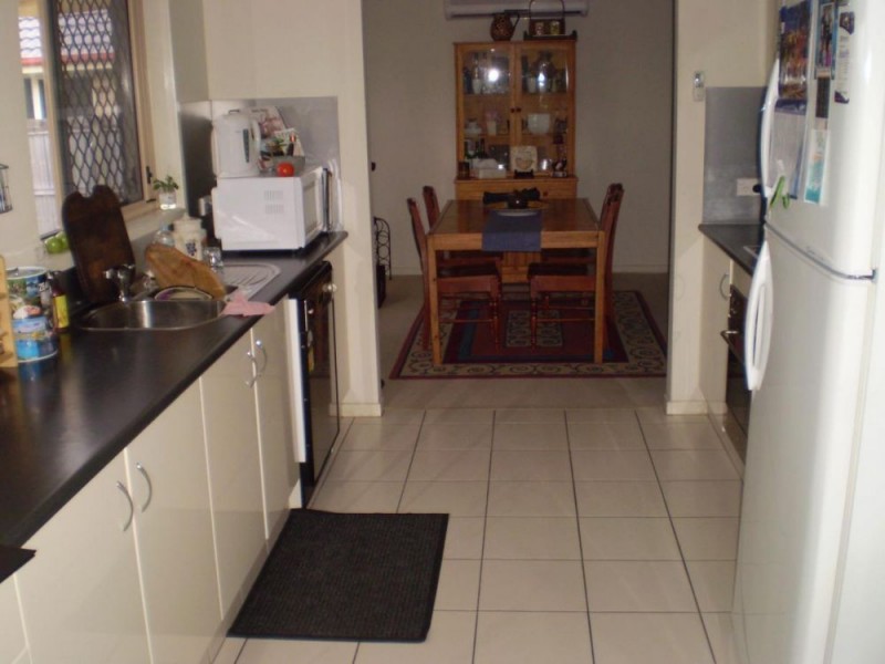 8 Edmund Court, Warner QLD 4500